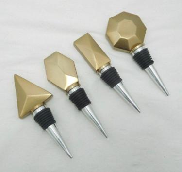 Geo Bottle Stopper Gold — Cutlery